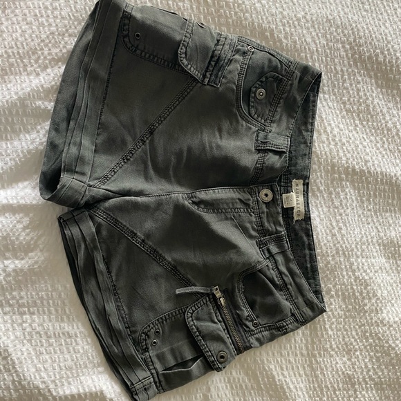 Marrakech grey cargo shorts, size 27 - Picture 7 of 9